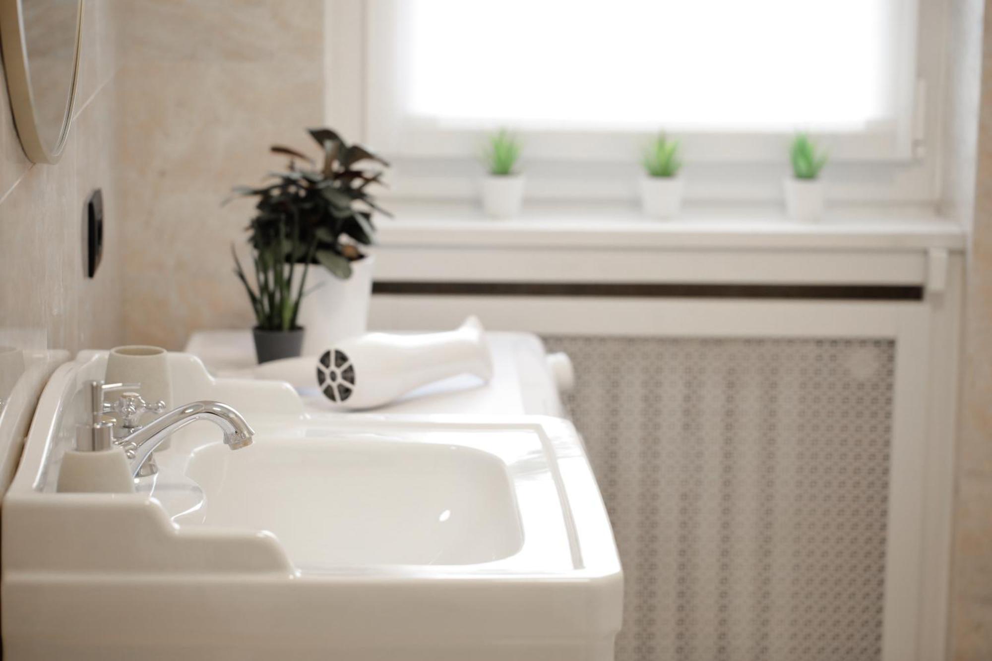 New Modern Flat 10 Minutes Walk From Central Station มิลาน ภายนอก รูปภาพ