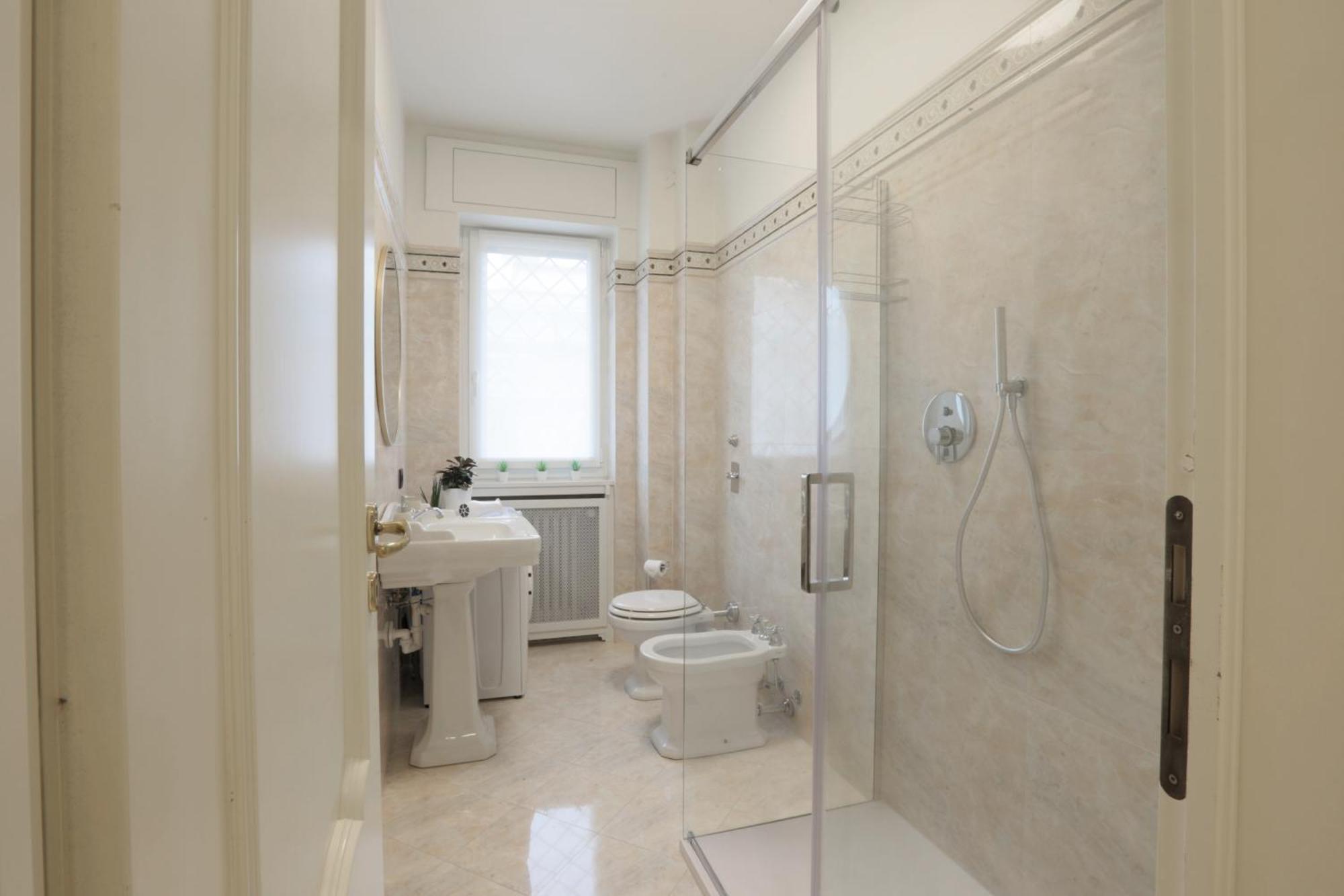New Modern Flat 10 Minutes Walk From Central Station มิลาน ภายนอก รูปภาพ