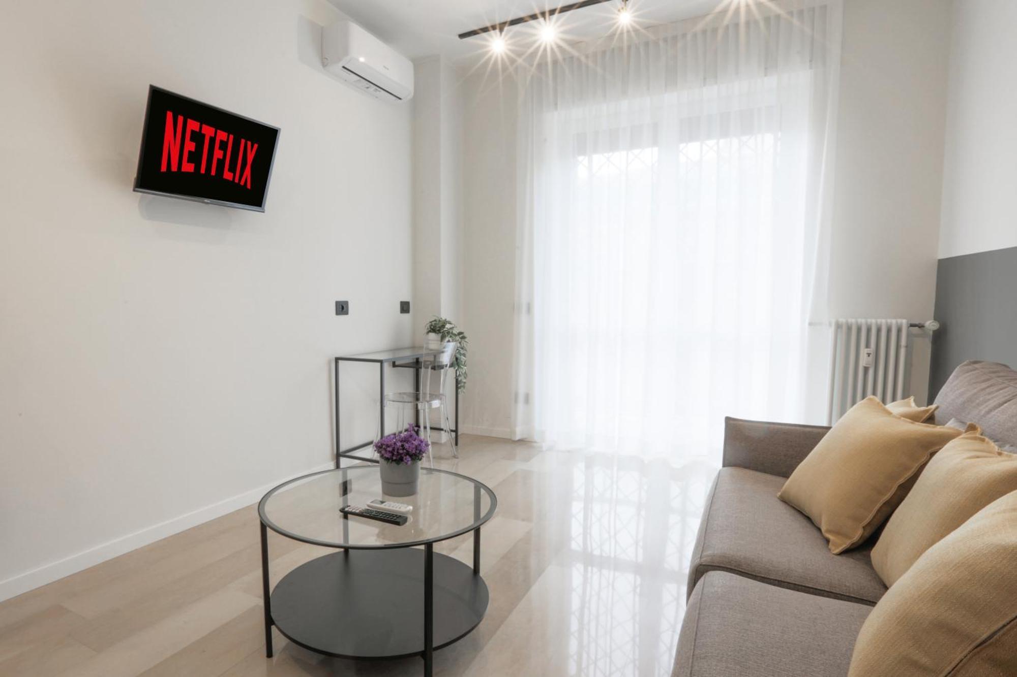 New Modern Flat 10 Minutes Walk From Central Station มิลาน ภายนอก รูปภาพ
